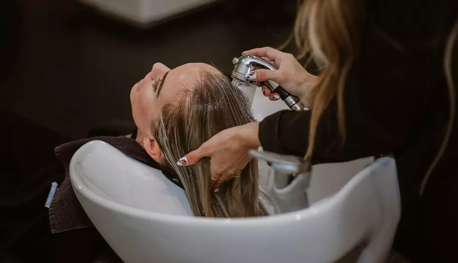 How To Wash Your Hair Properly- Ways You&rsquo;re Doing it Wrong